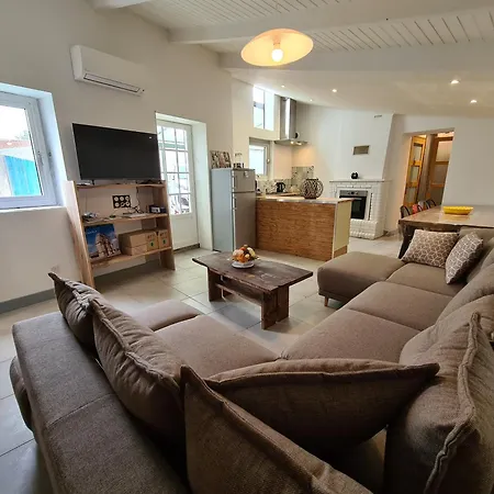 Дом отдыха Maison De Village Au Calme Climatisee 1