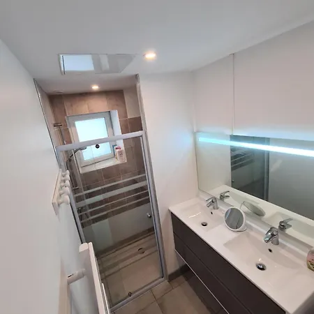 別荘 Maison De Village Au Calme Climatisee 1 *
