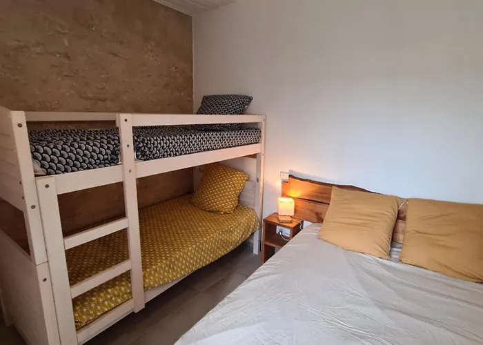 Maison De Village Au Calme Climatisee 1 펜션 *