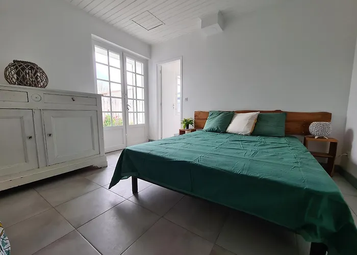 Сasa de vacaciones Maison De Village Au Calme Climatisée 1